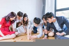 可以跟朋友玩什么游戏(可以跟朋友玩什么游戏软件)